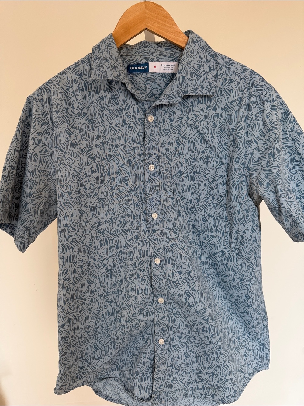 Old Navy Men's Blue Printed Short-Sleeve Button-Down Shirt